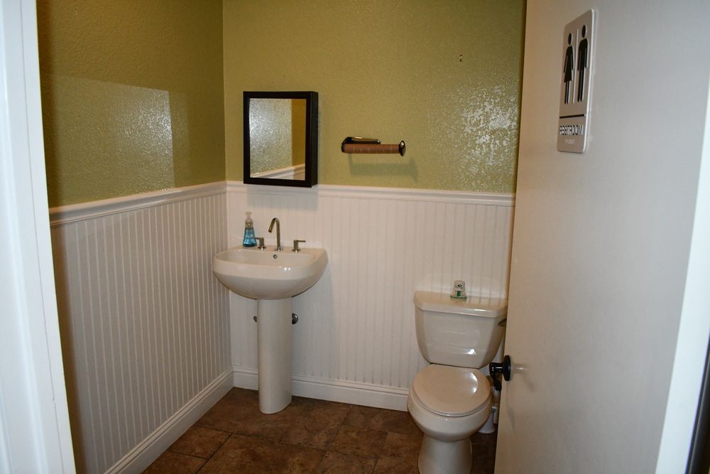 Hillswood Plaza: 6693 Folsom Auburn Rd, Folsom, CA 95630